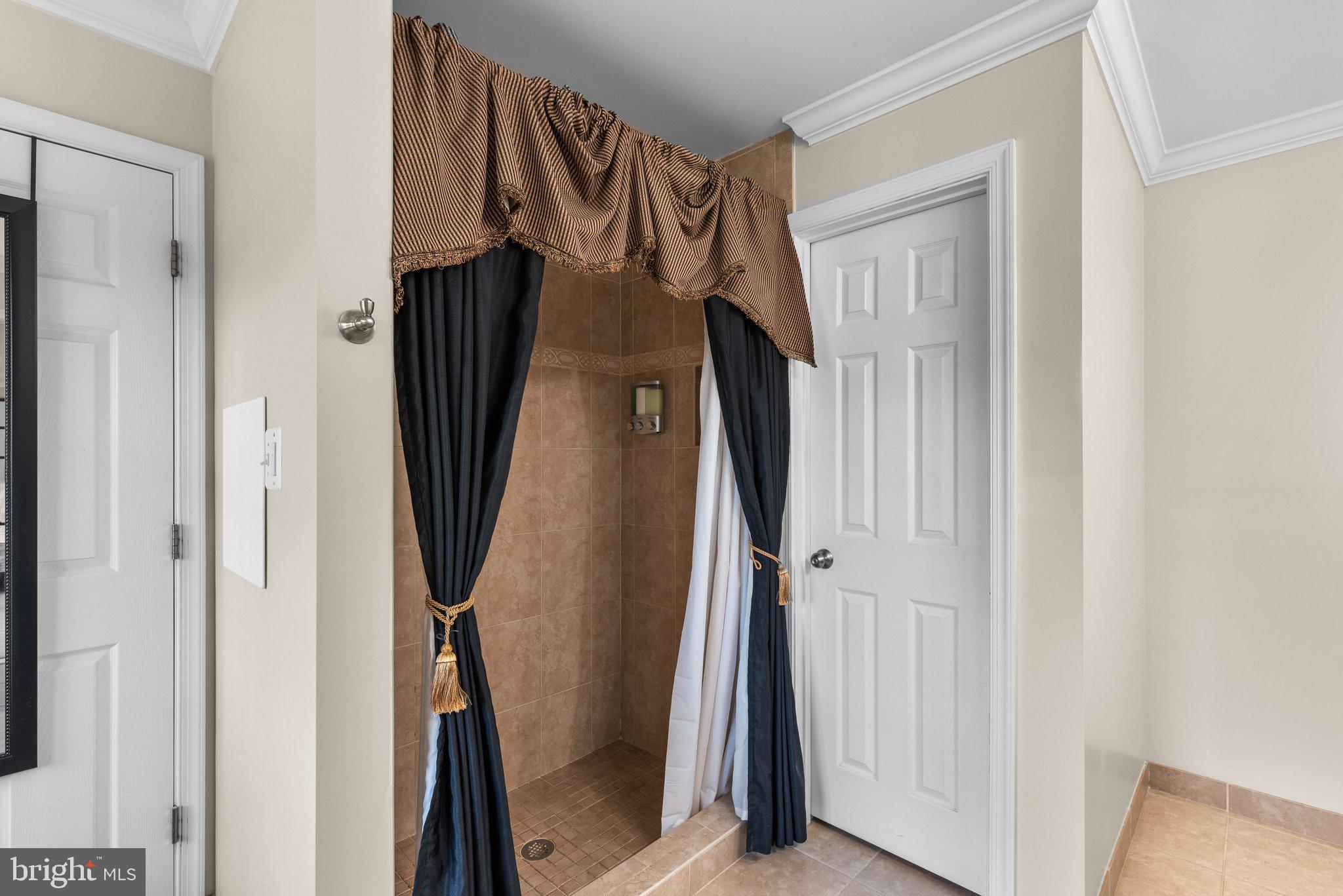 DAMASCUS OUTSIDE - Residential