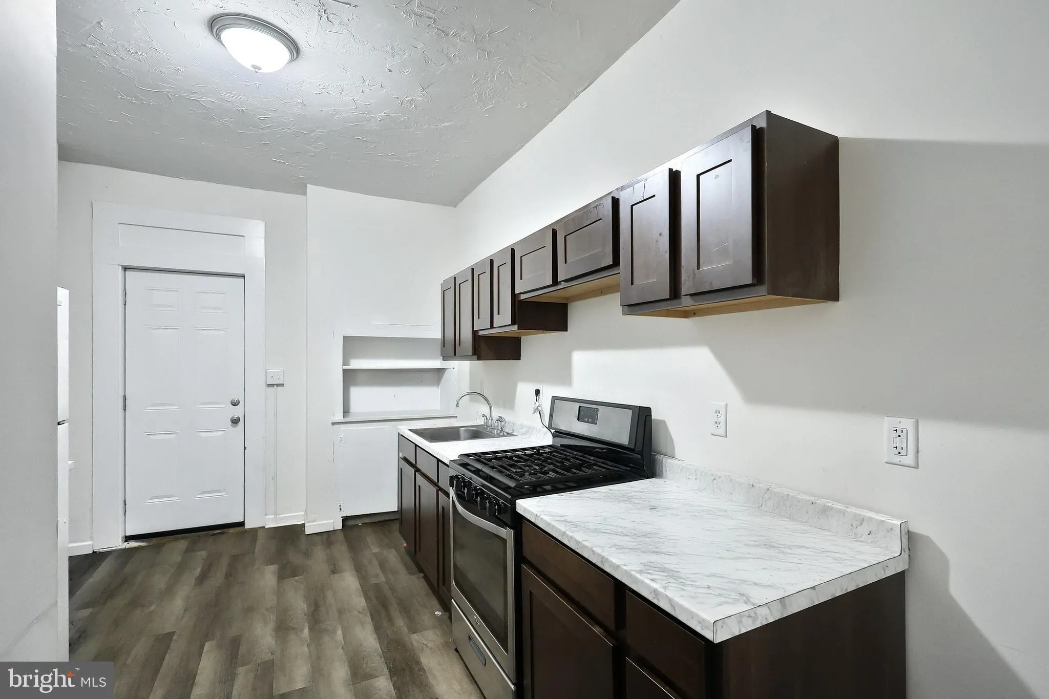 York, Pennsylvania 17403, United States, 4 Bedrooms Bedrooms, ,2 BathroomsBathrooms,Residential,Pending,133707