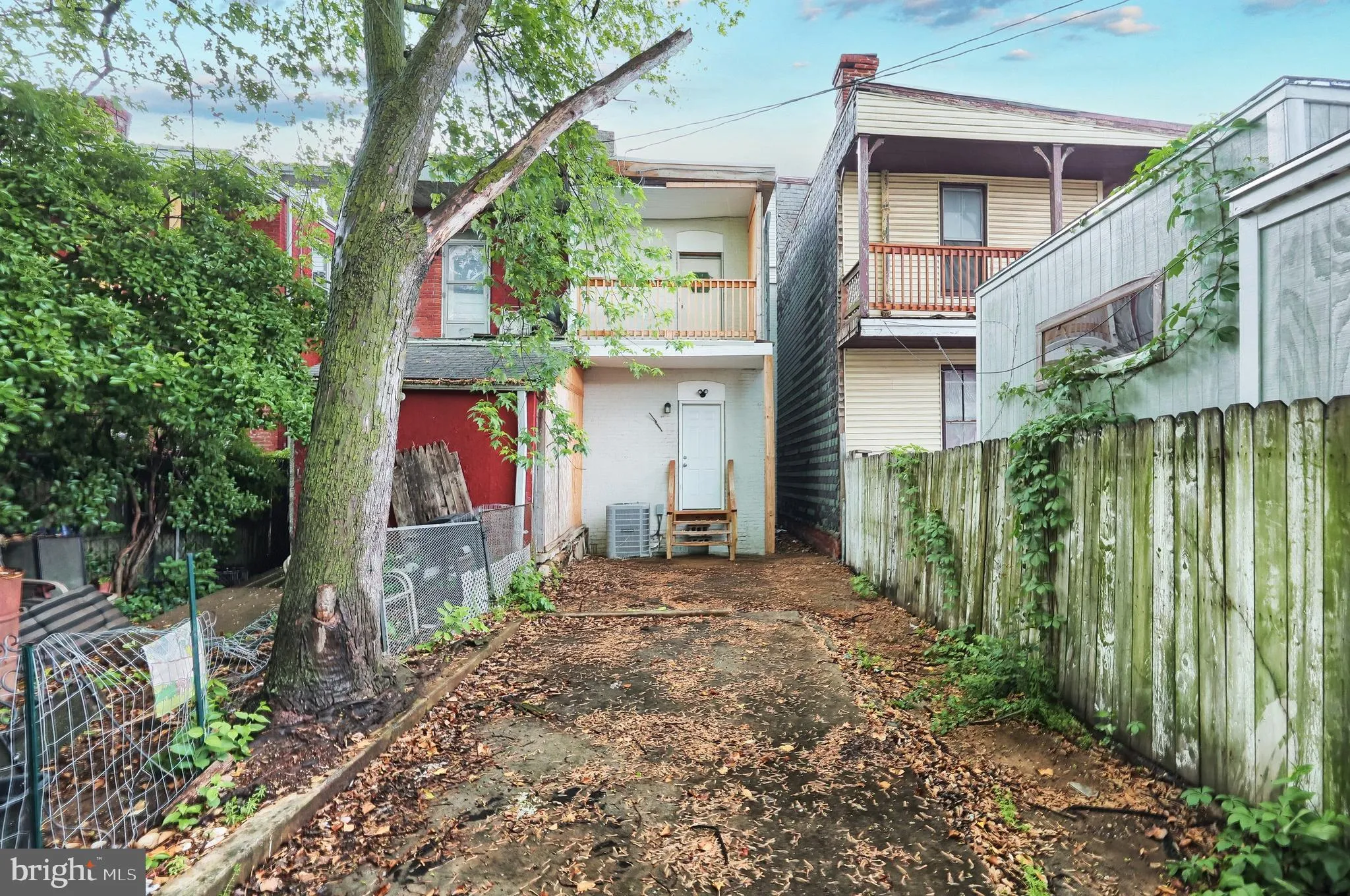 York, Pennsylvania 17403, United States, 4 Bedrooms Bedrooms, ,2 BathroomsBathrooms,Residential,Pending,133707