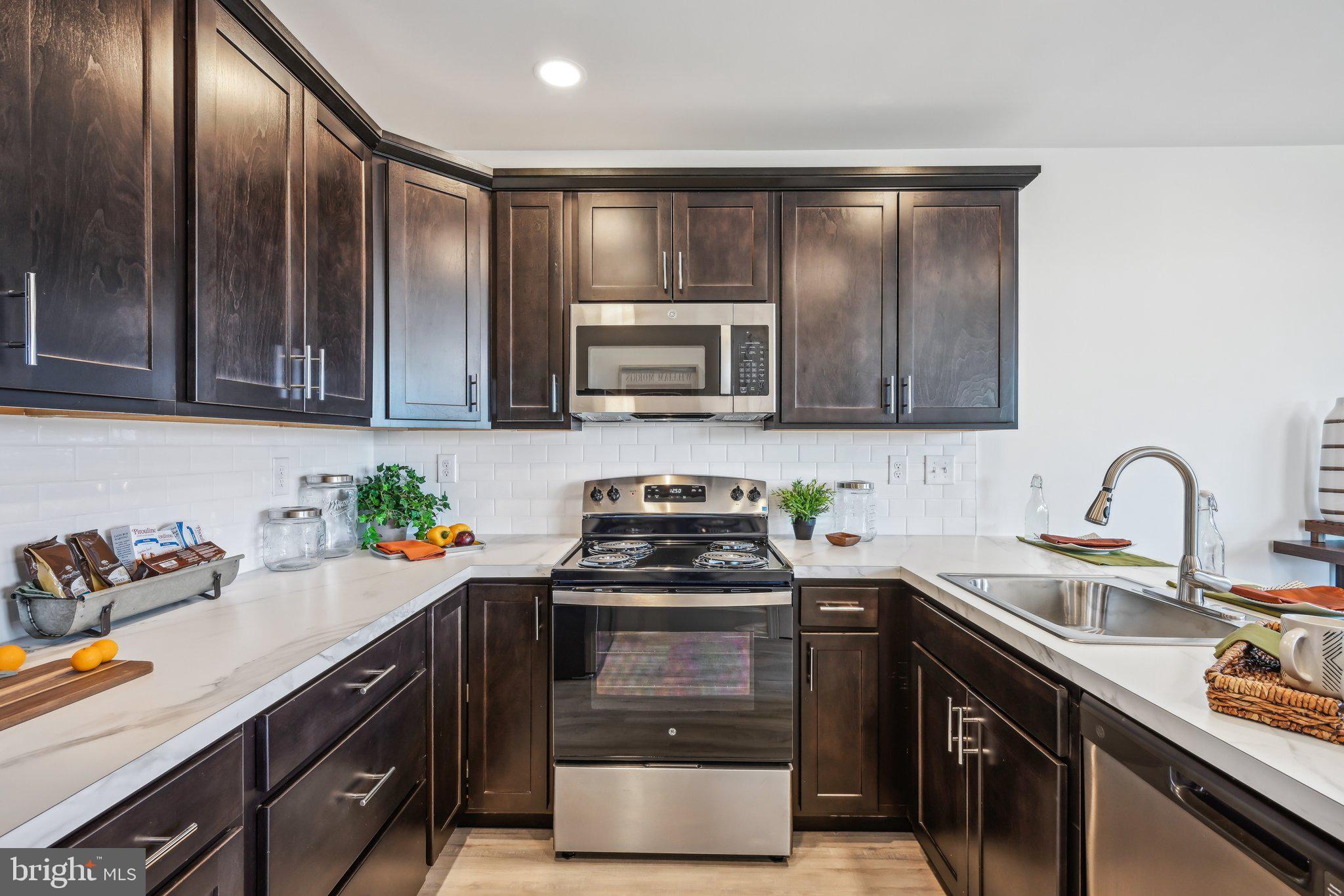 ARBOR PLACE - Residential