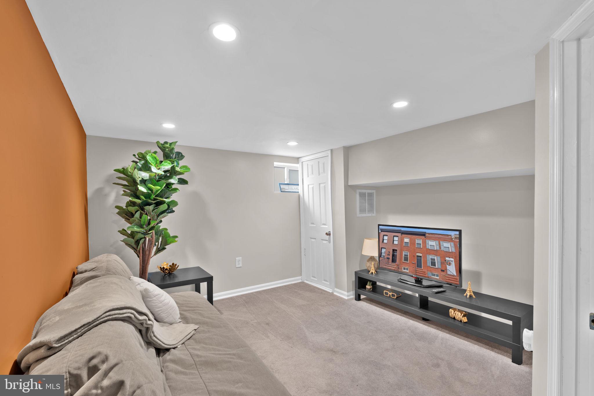 RIVERSIDE - Residential