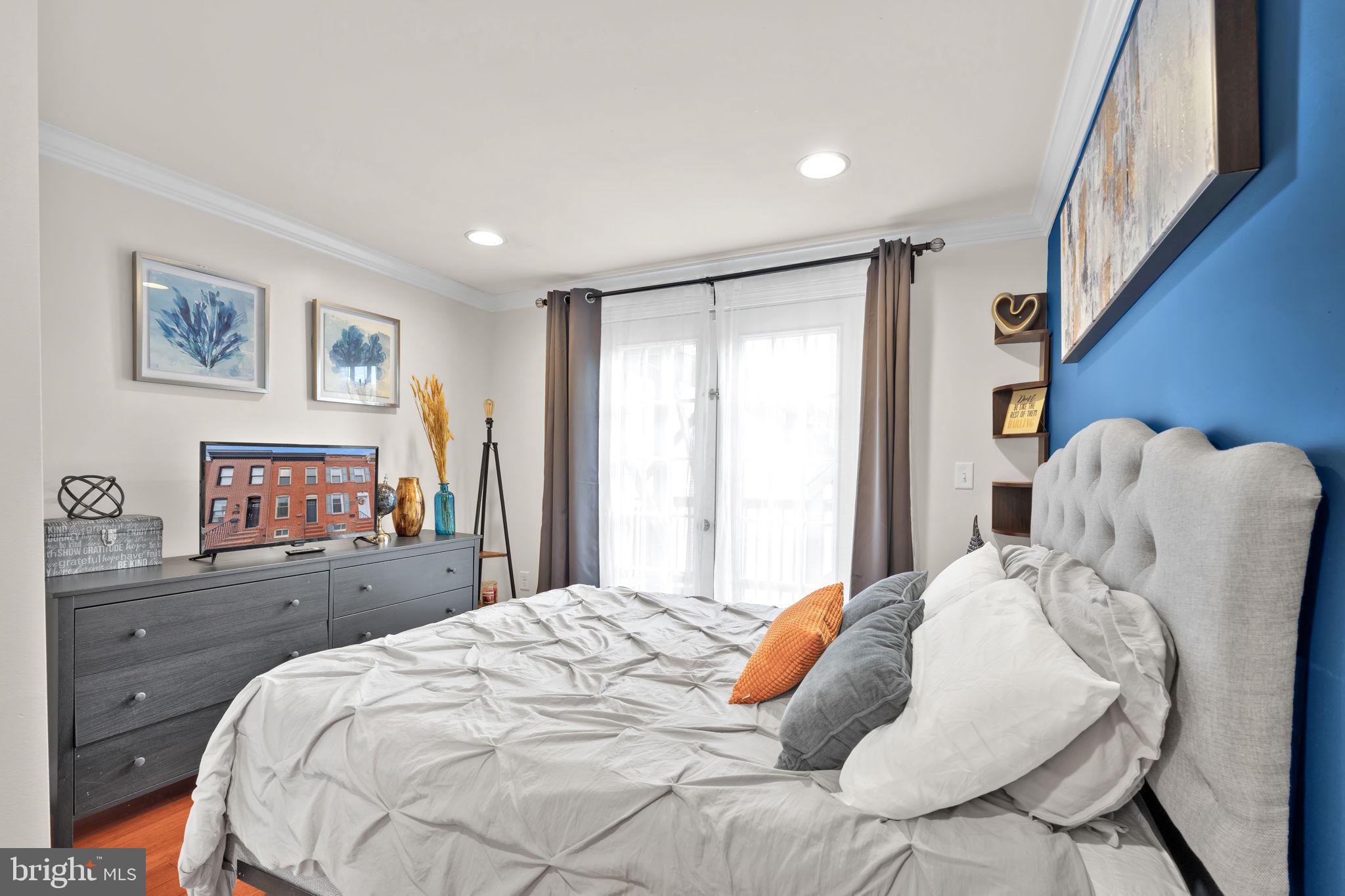 RIVERSIDE - Residential