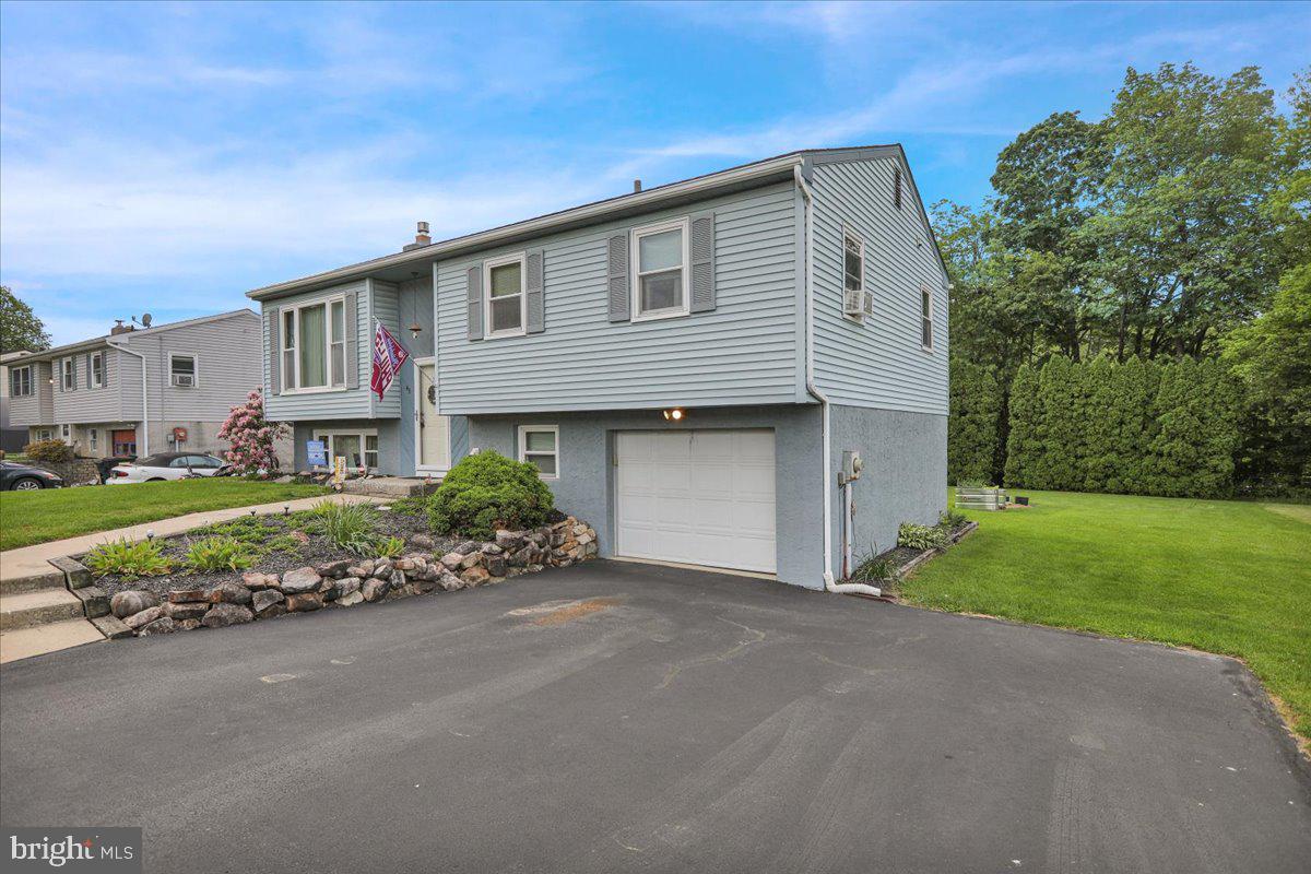 43 CARRIAGE CIRCLE