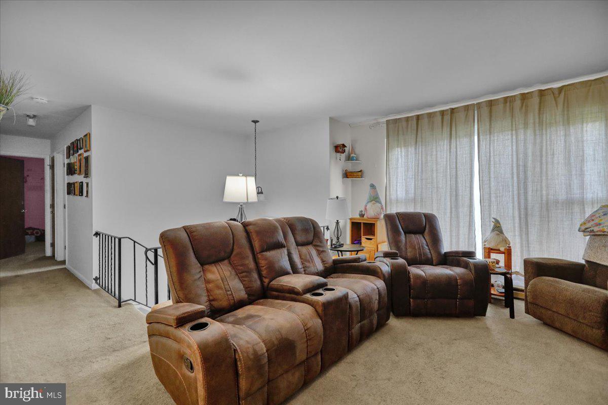 43 CARRIAGE CIRCLE