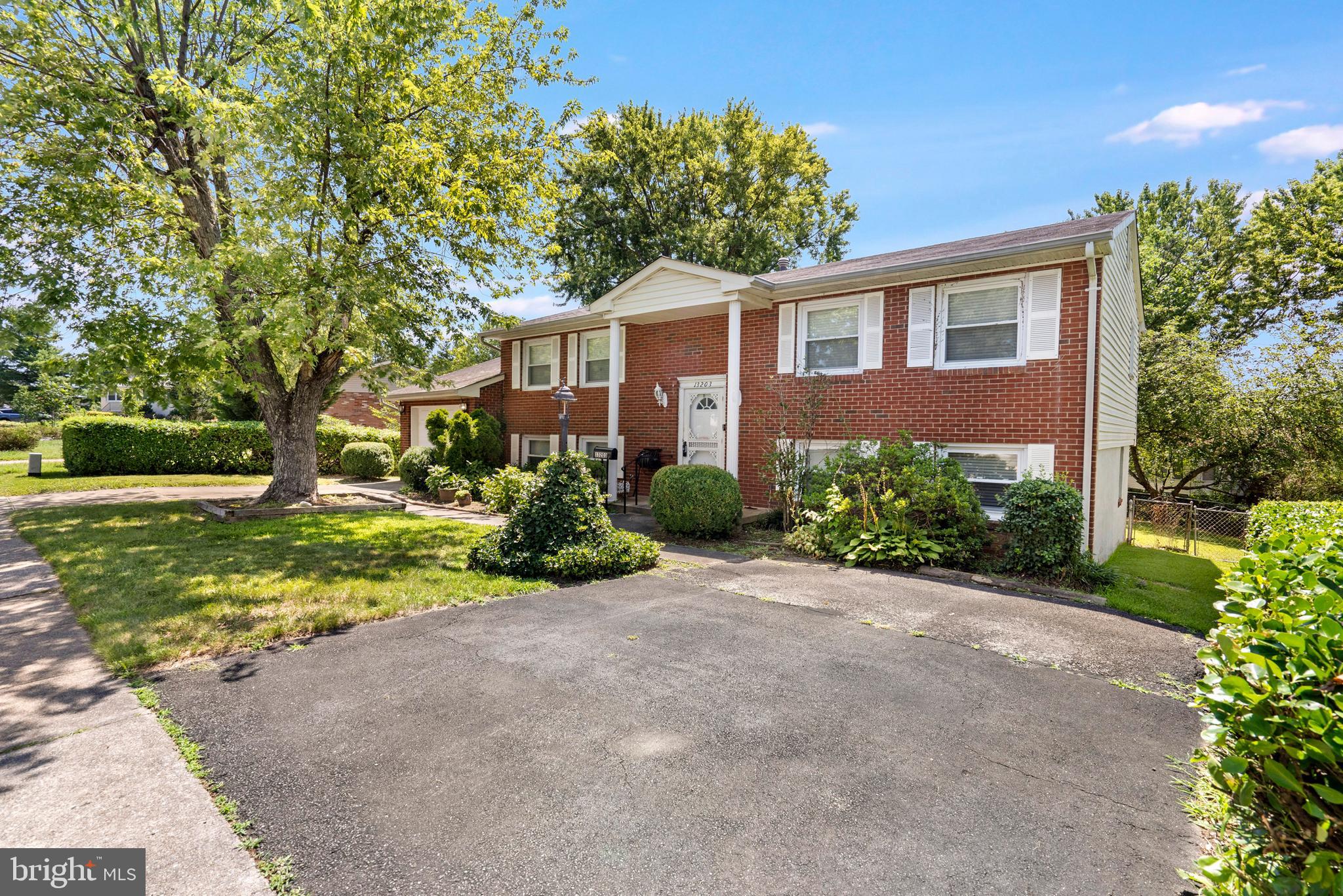 13203 HILLENDALE DRIVE
