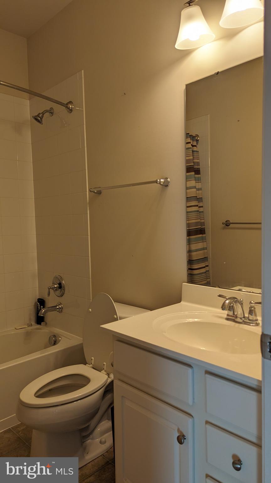 O'DONNELL SQUARE - Residential Lease