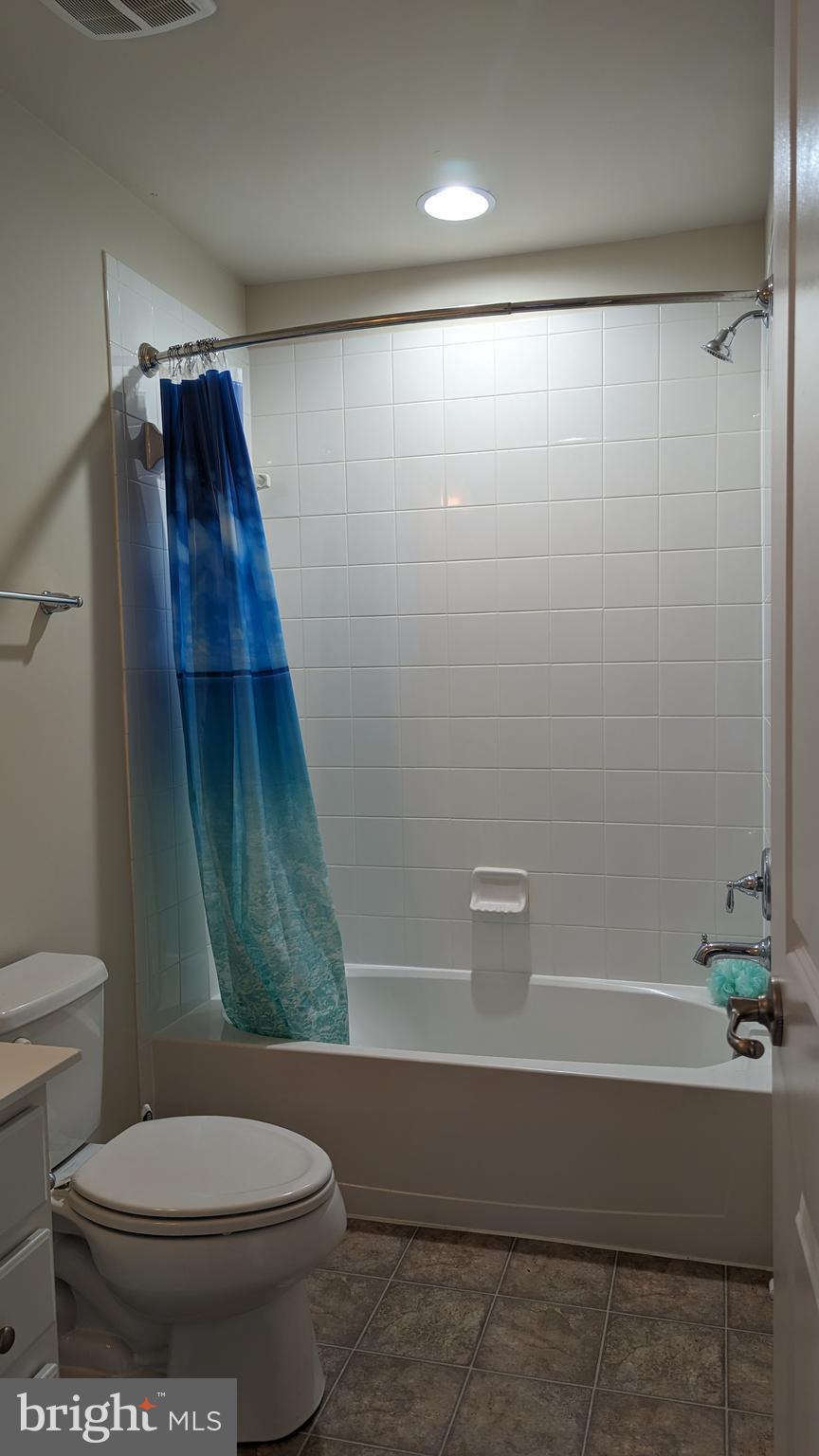 O'DONNELL SQUARE - Residential Lease