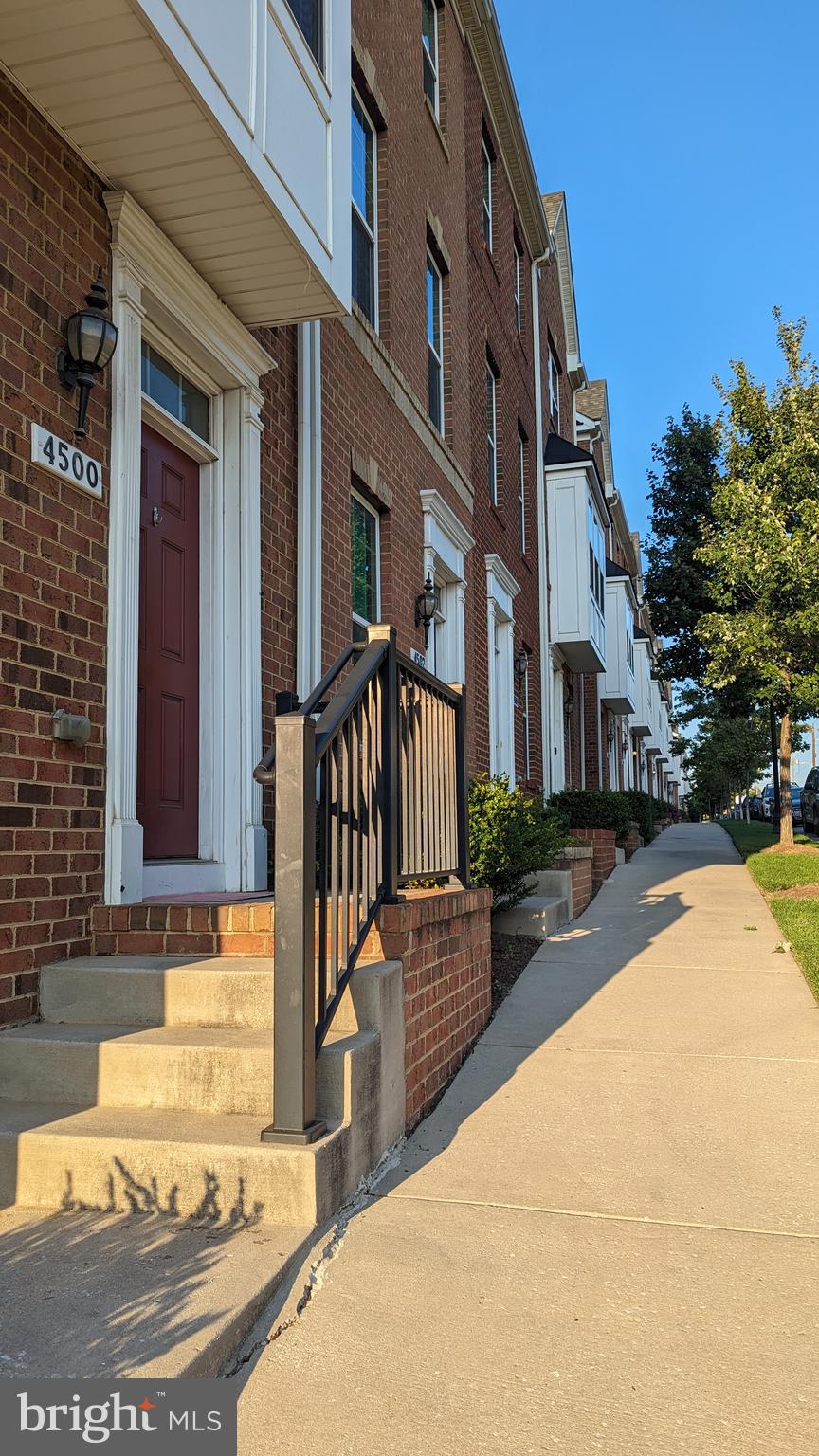 O'DONNELL SQUARE - Residential Lease