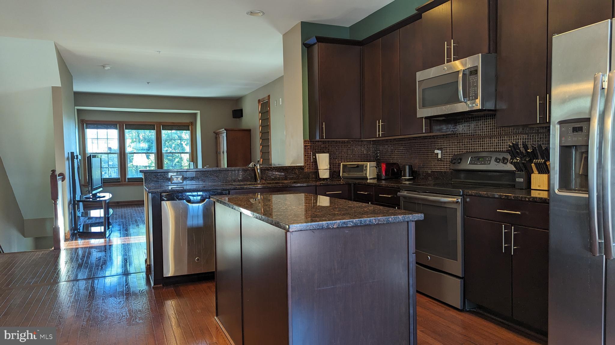 O'DONNELL SQUARE - Residential Lease