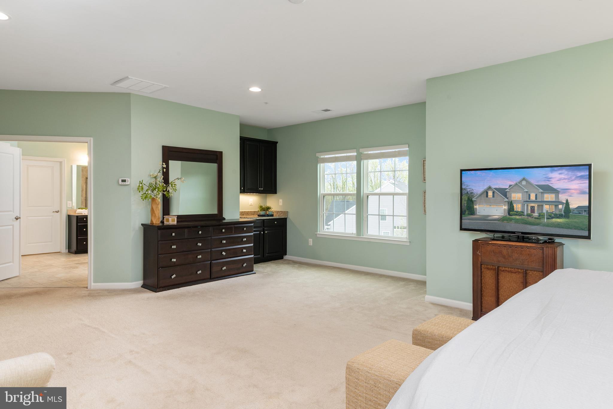 MONTGOMERY CROSSING - Residential