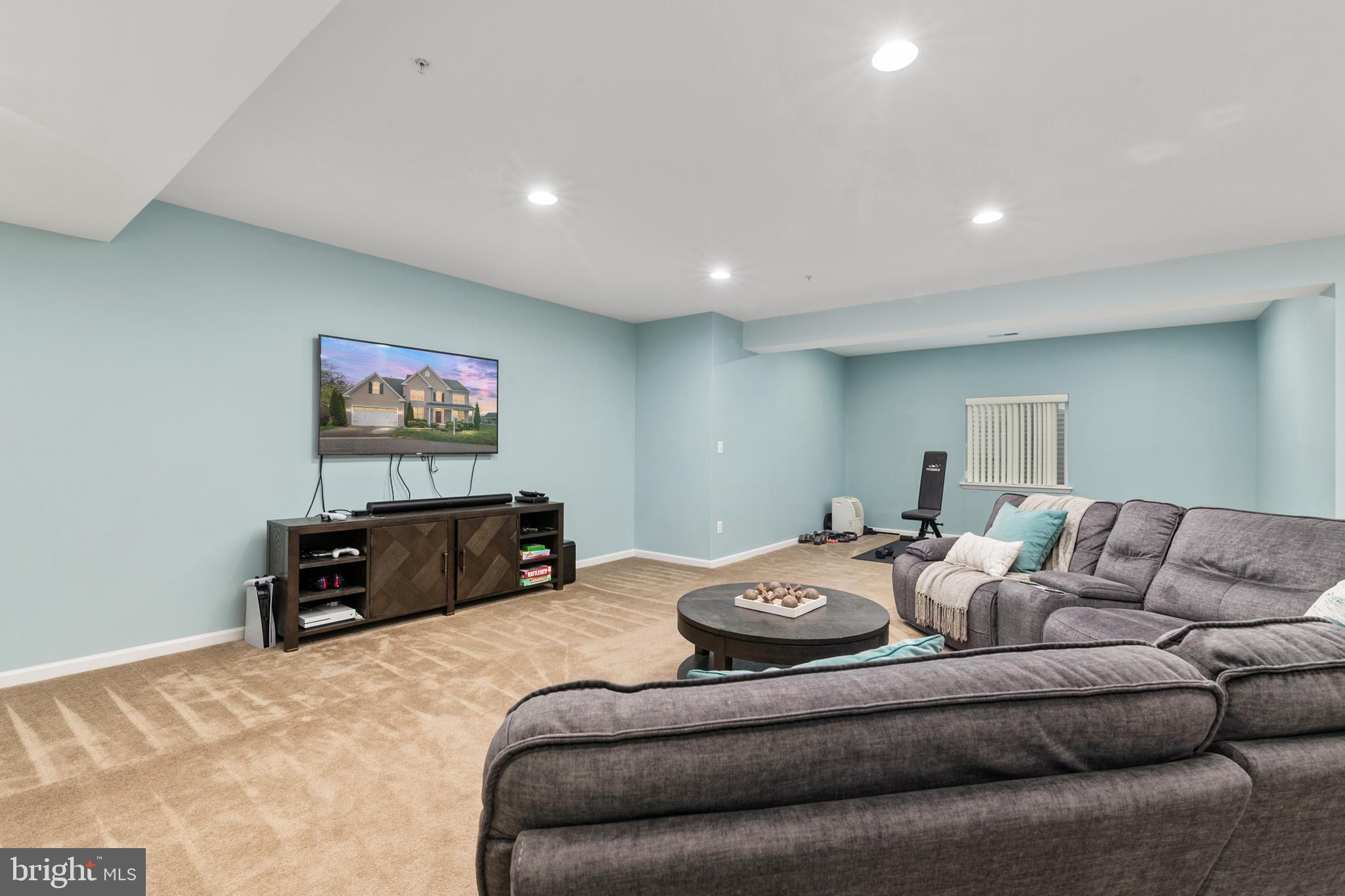 MONTGOMERY CROSSING - Residential