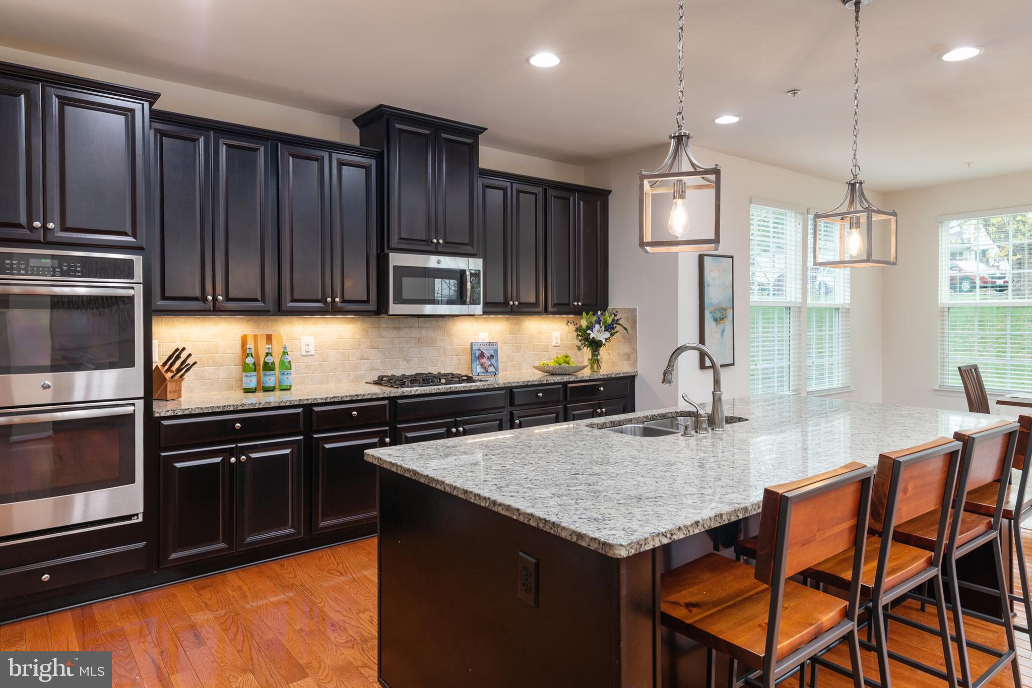 MONTGOMERY CROSSING - Residential