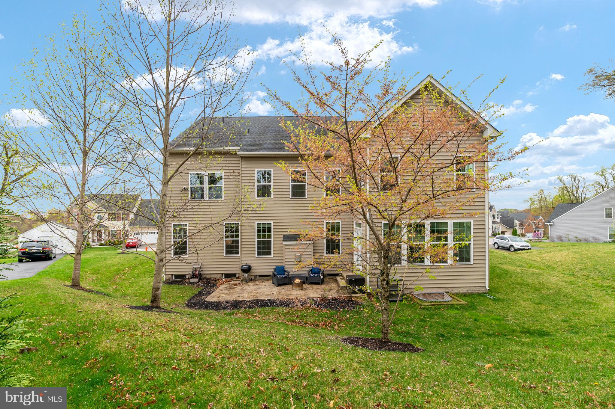 MONTGOMERY CROSSING - Residential