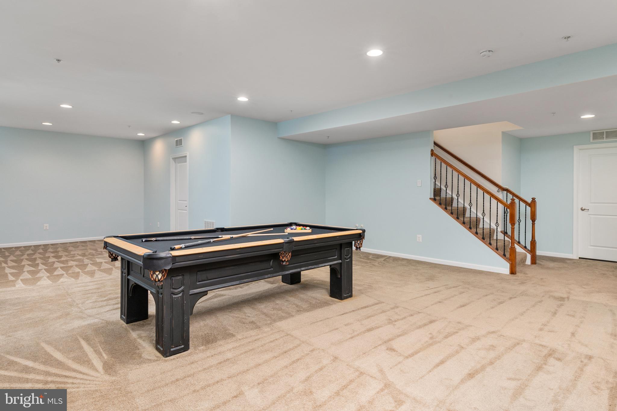 MONTGOMERY CROSSING - Residential