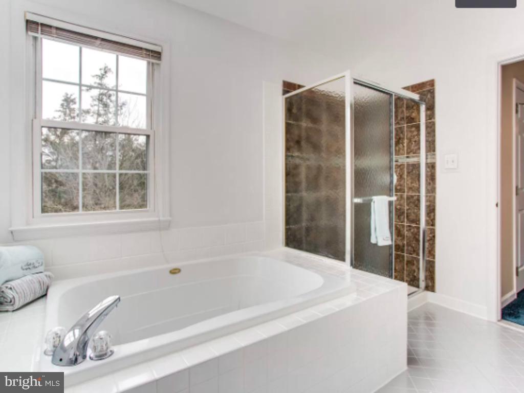 COLVIN HUNT - Residential Lease