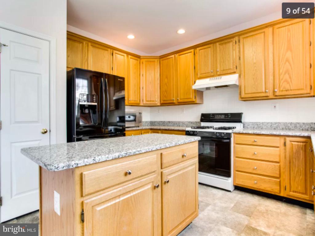 COLVIN HUNT - Residential Lease