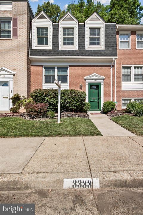 Townhouse For Sale - 3333 Breckenridge Court<br/> ANNANDALE, VA 22003