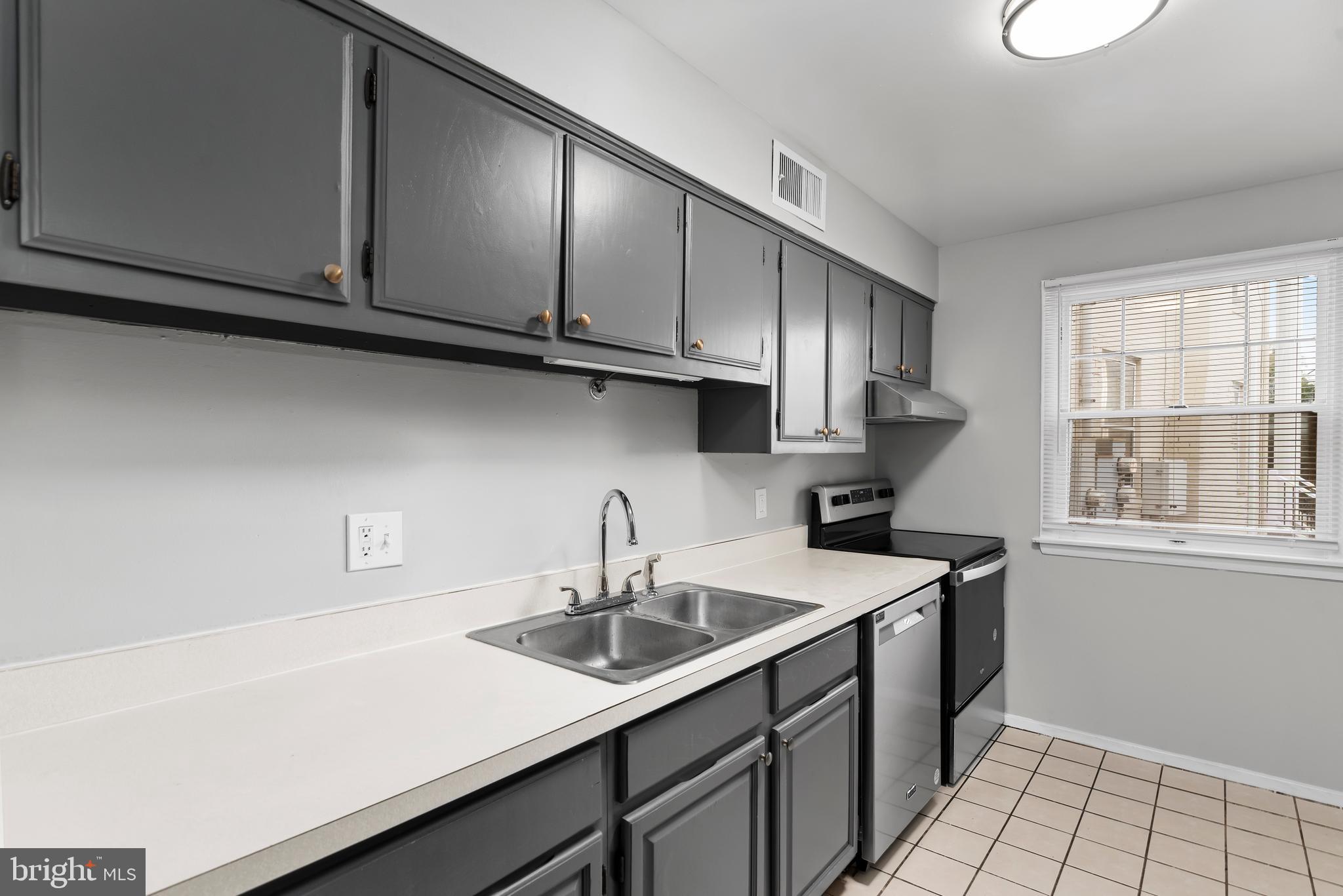 4341 CARLISLE PIKE B3