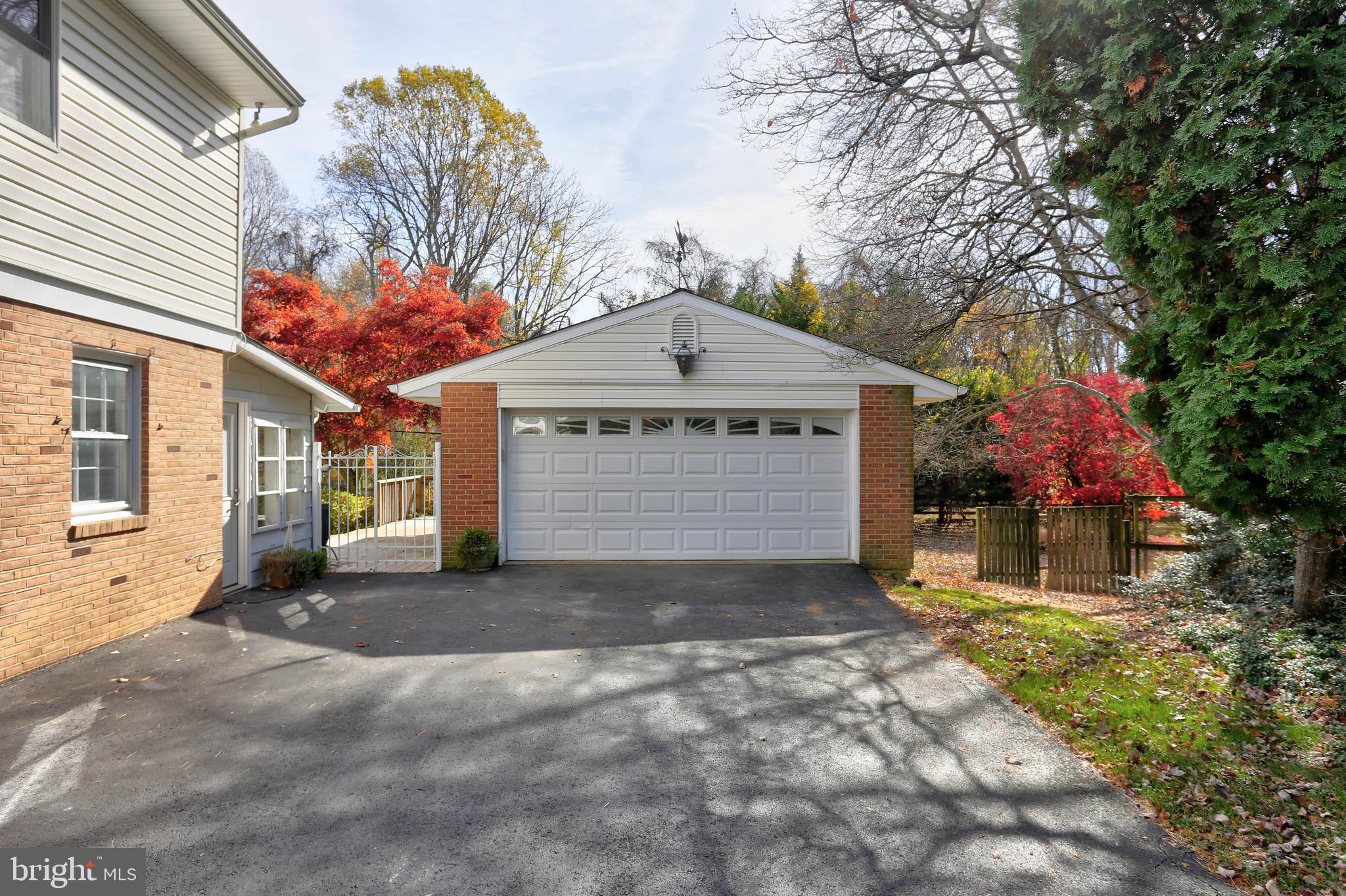 COLUMBIA HILLS - Residential