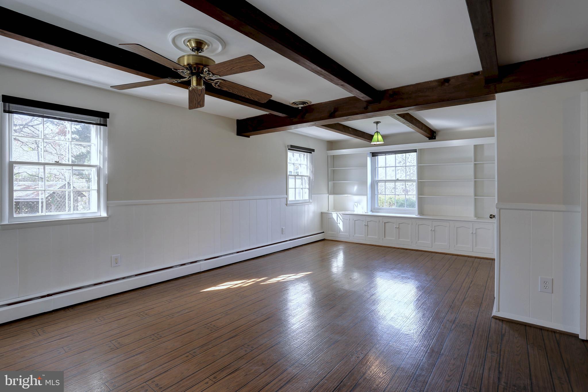 COLUMBIA HILLS - Residential