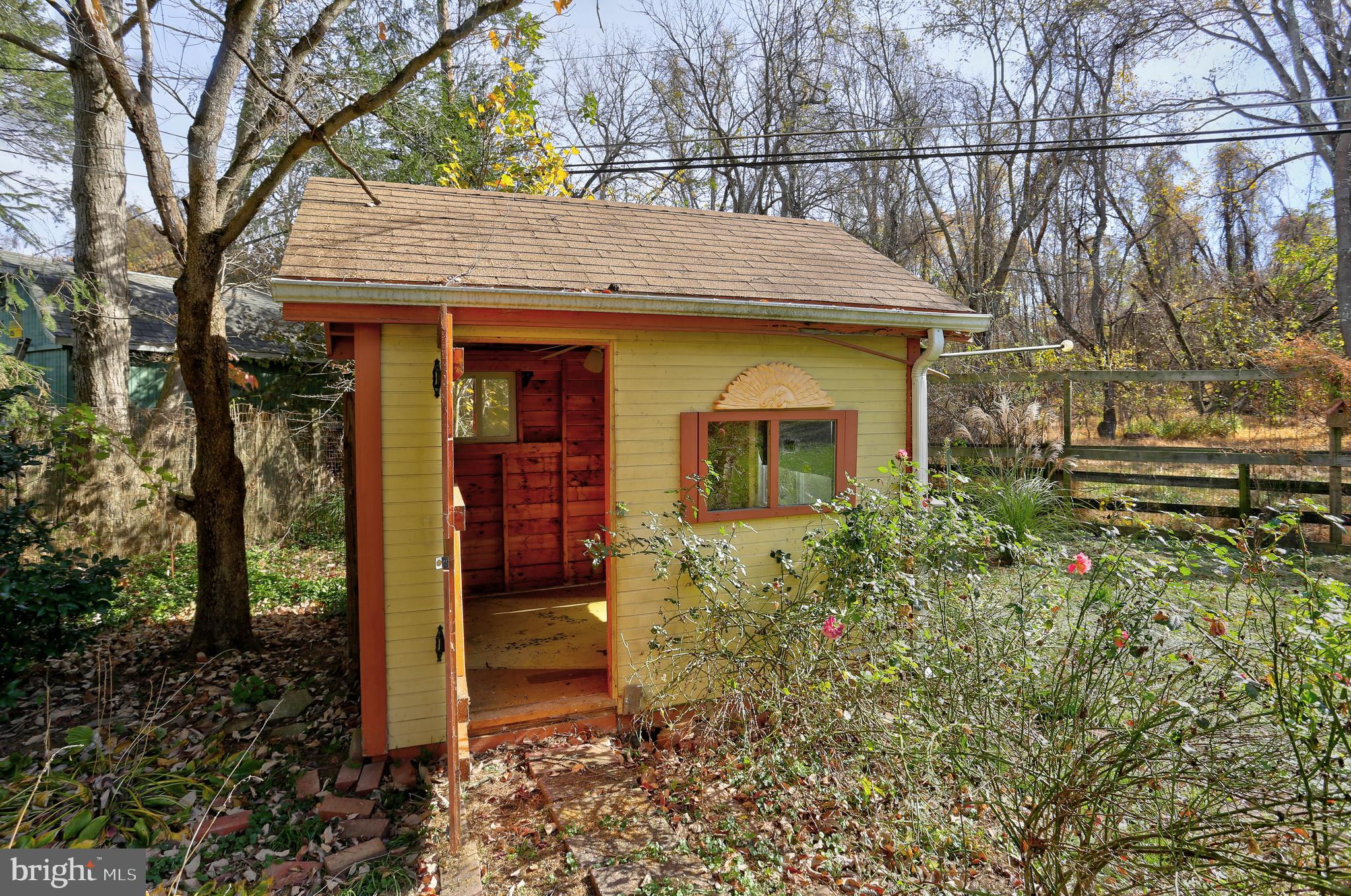 COLUMBIA HILLS - Residential