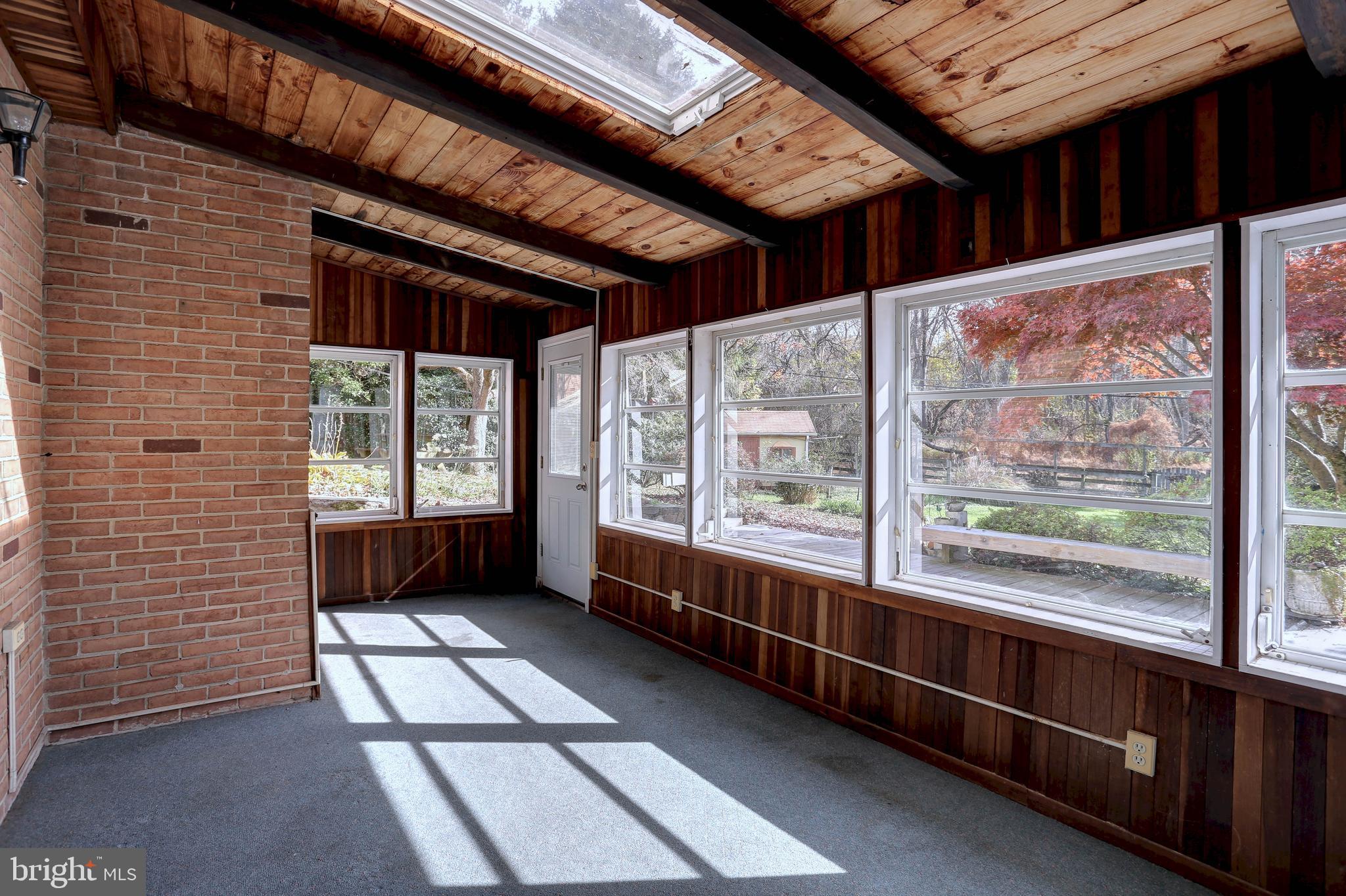 COLUMBIA HILLS - Residential