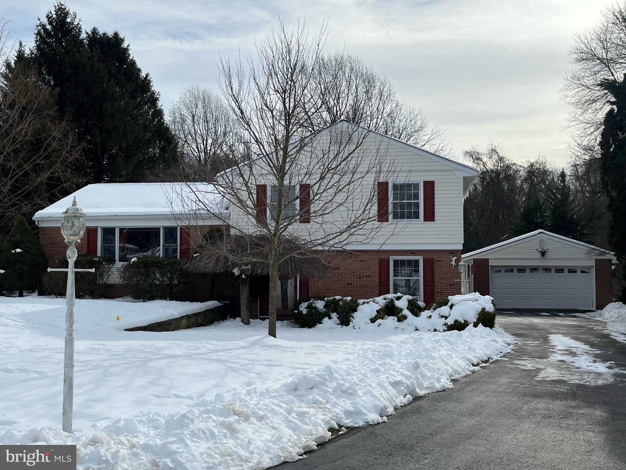 COLUMBIA HILLS - Residential