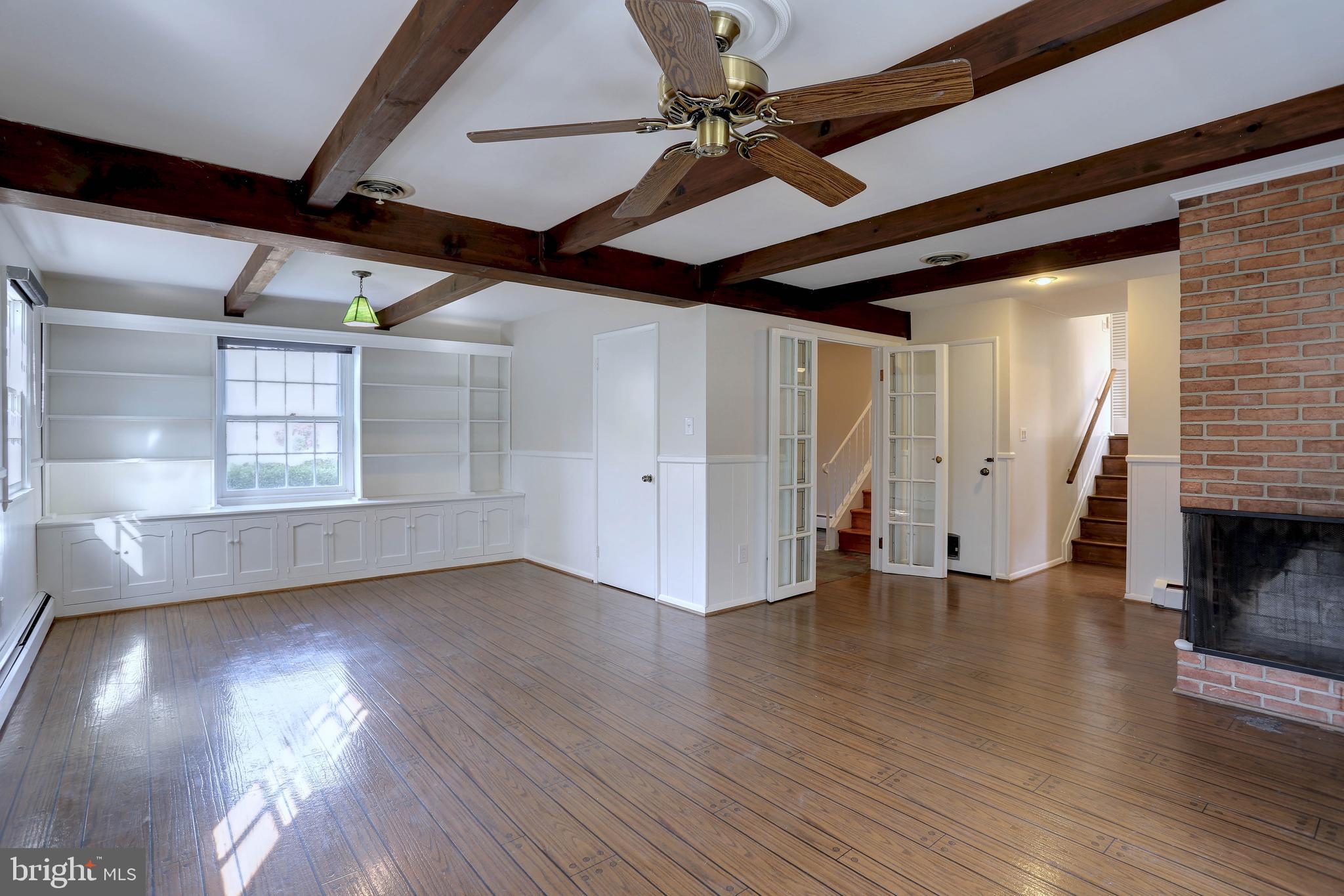 COLUMBIA HILLS - Residential