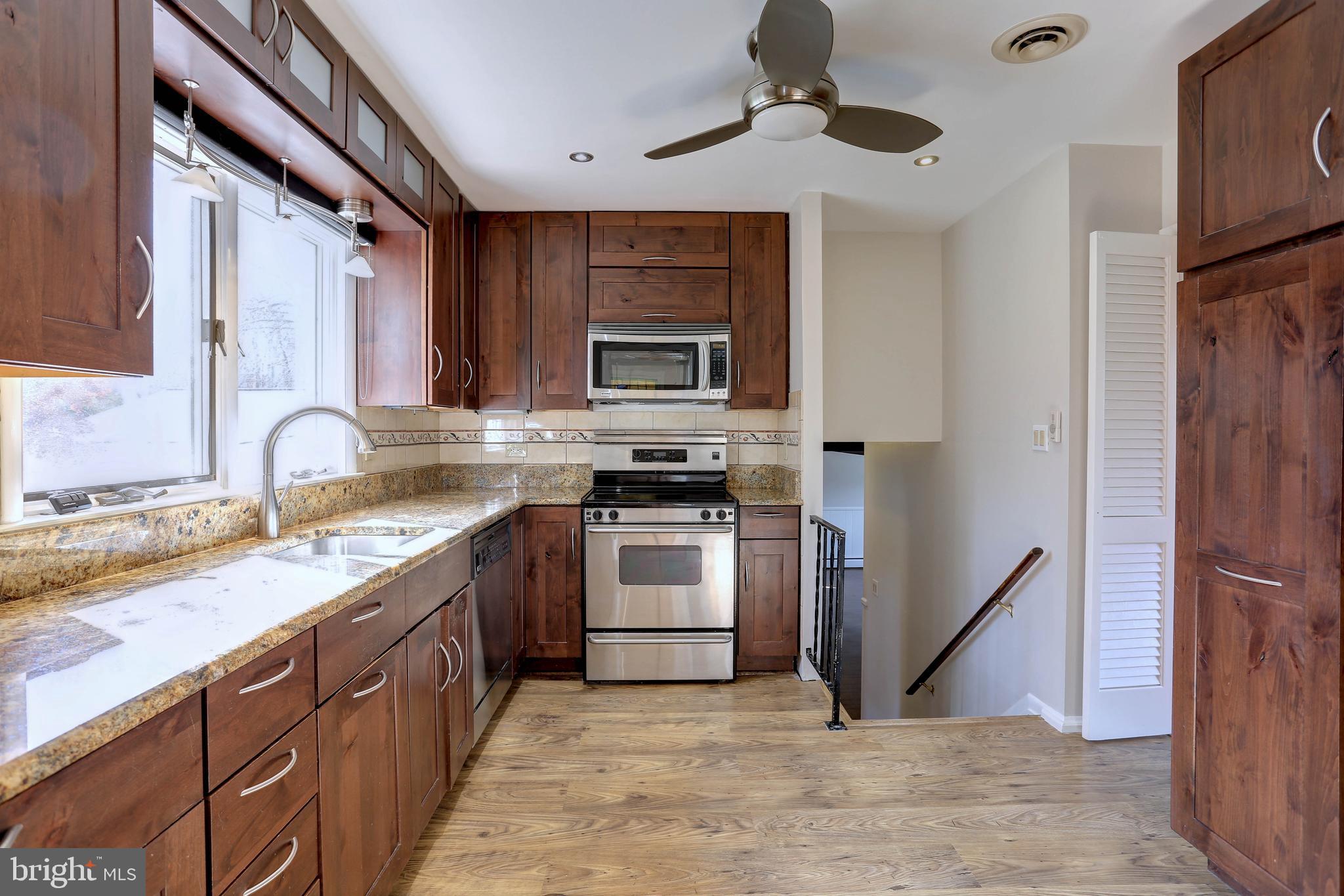 COLUMBIA HILLS - Residential