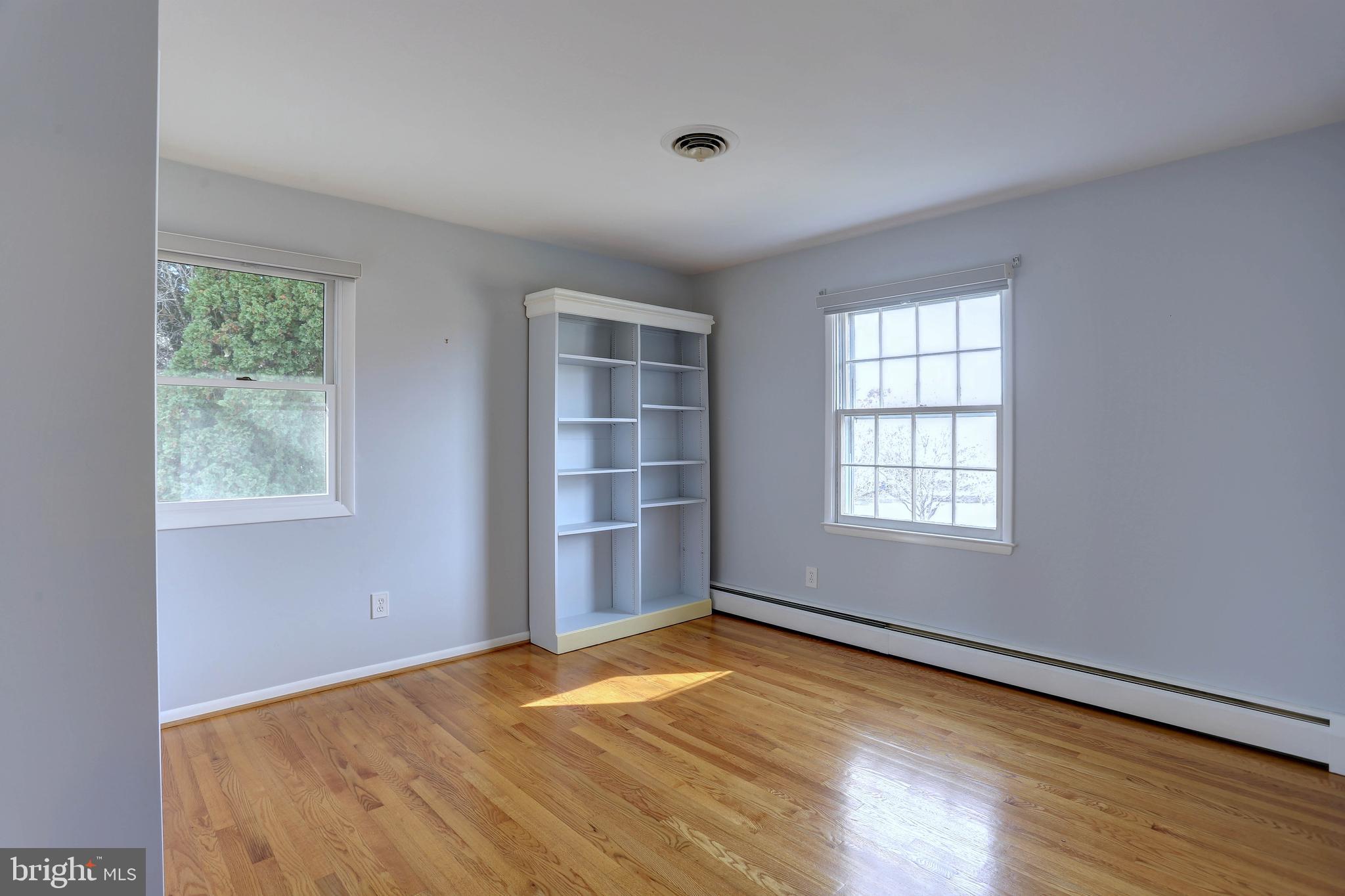 COLUMBIA HILLS - Residential