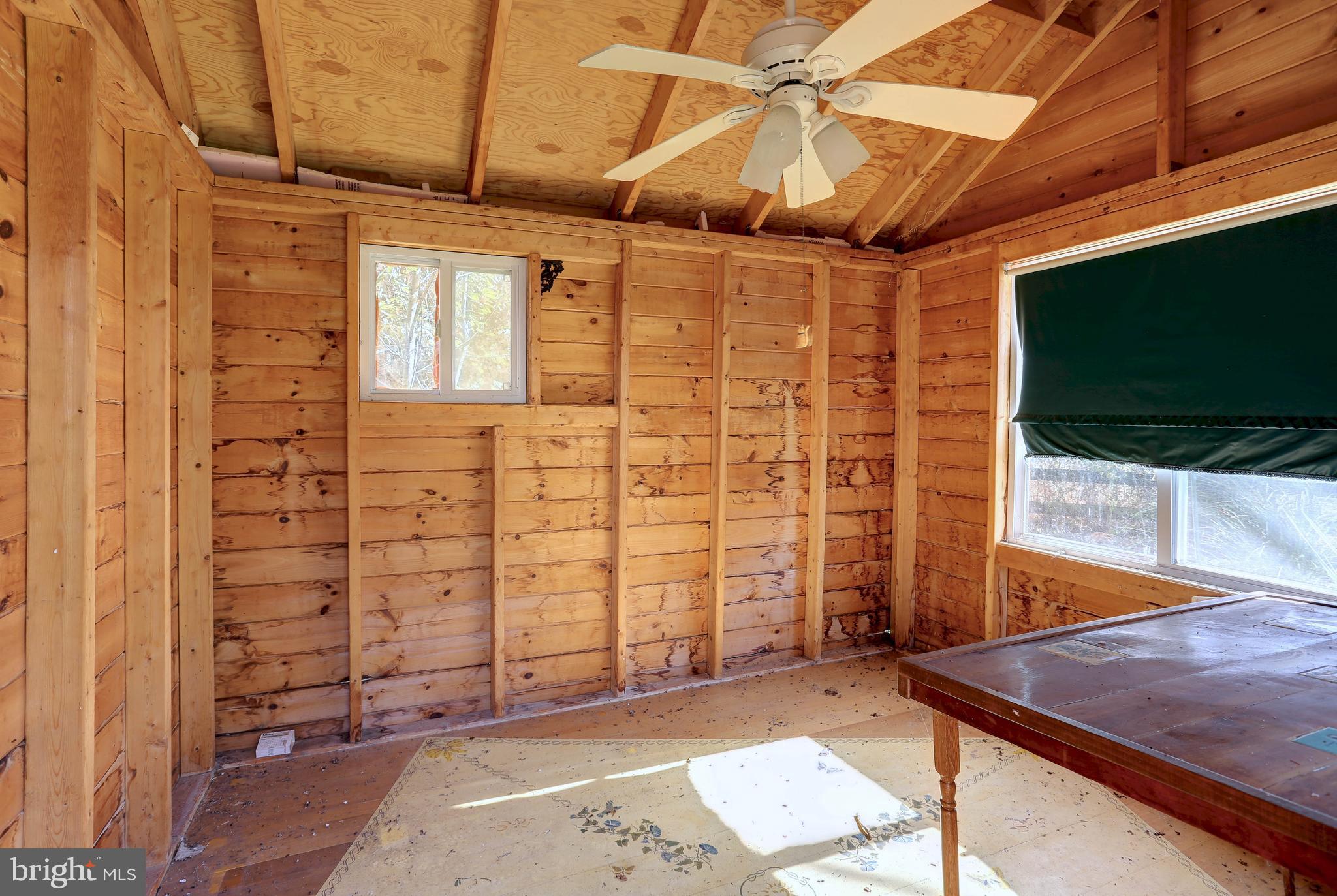 COLUMBIA HILLS - Residential