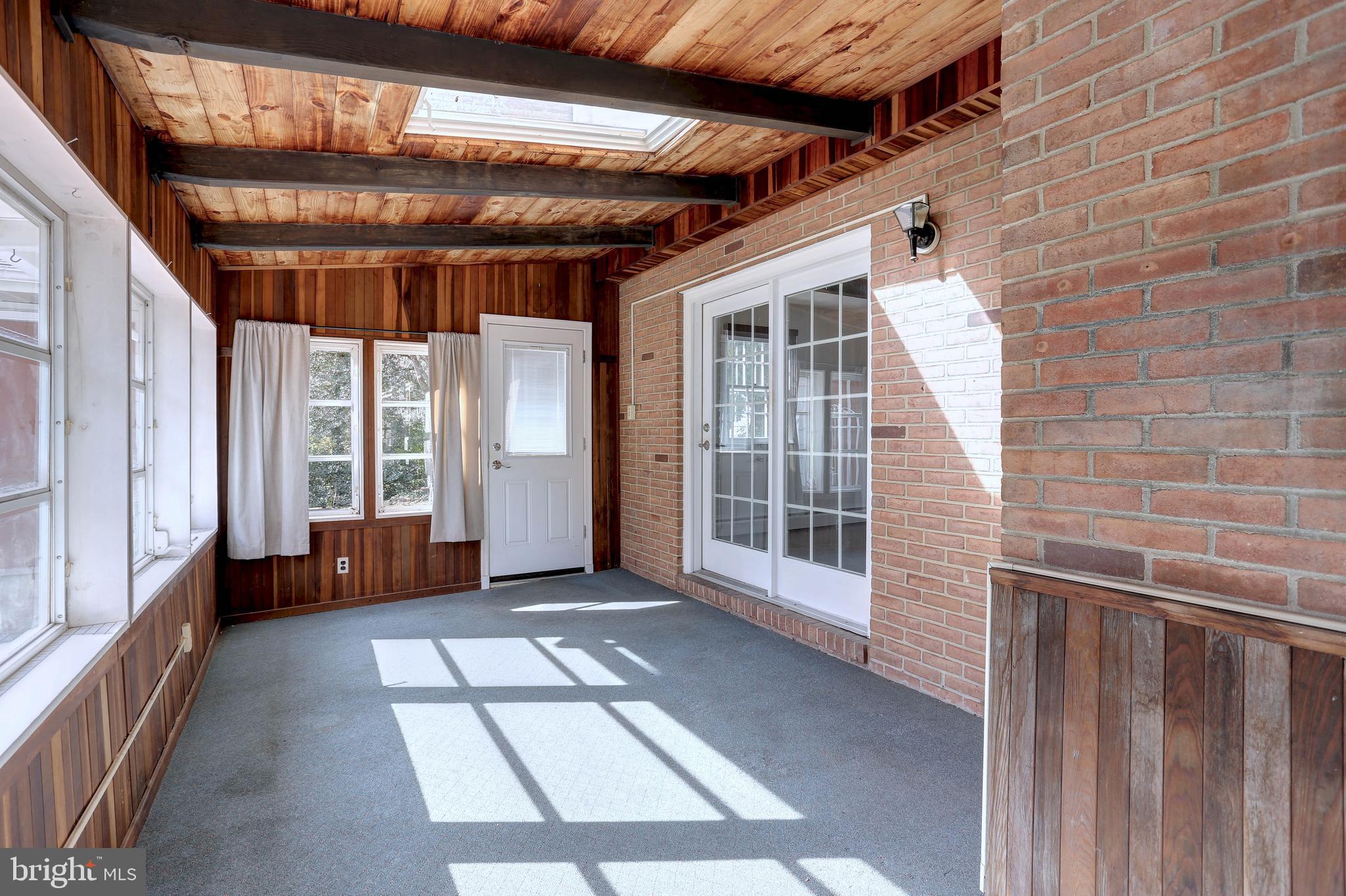 COLUMBIA HILLS - Residential