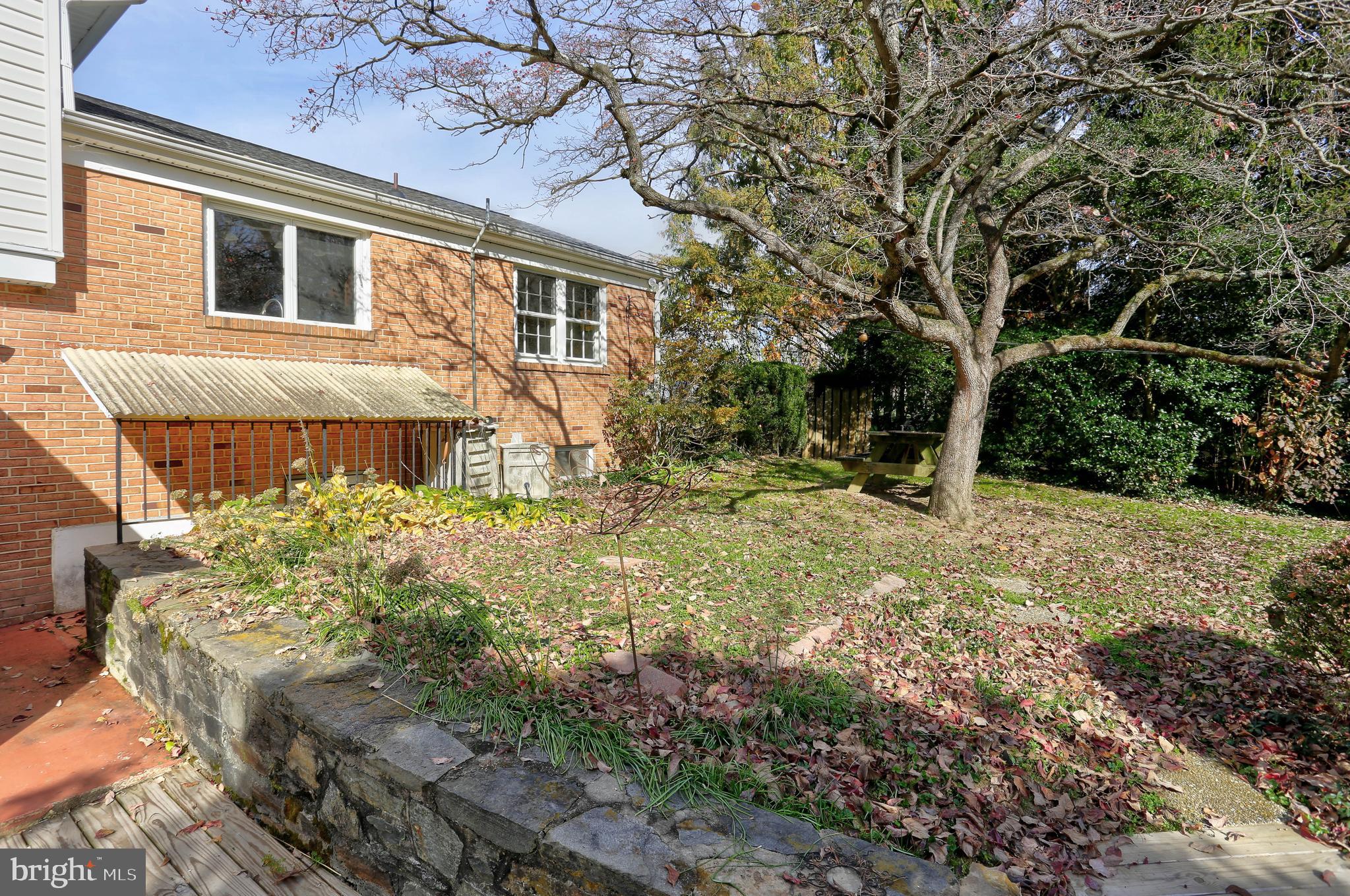 COLUMBIA HILLS - Residential