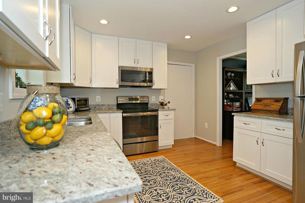 LAKEWOOD HILLS - Residential