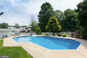 1550 CHEWS LANDING RD