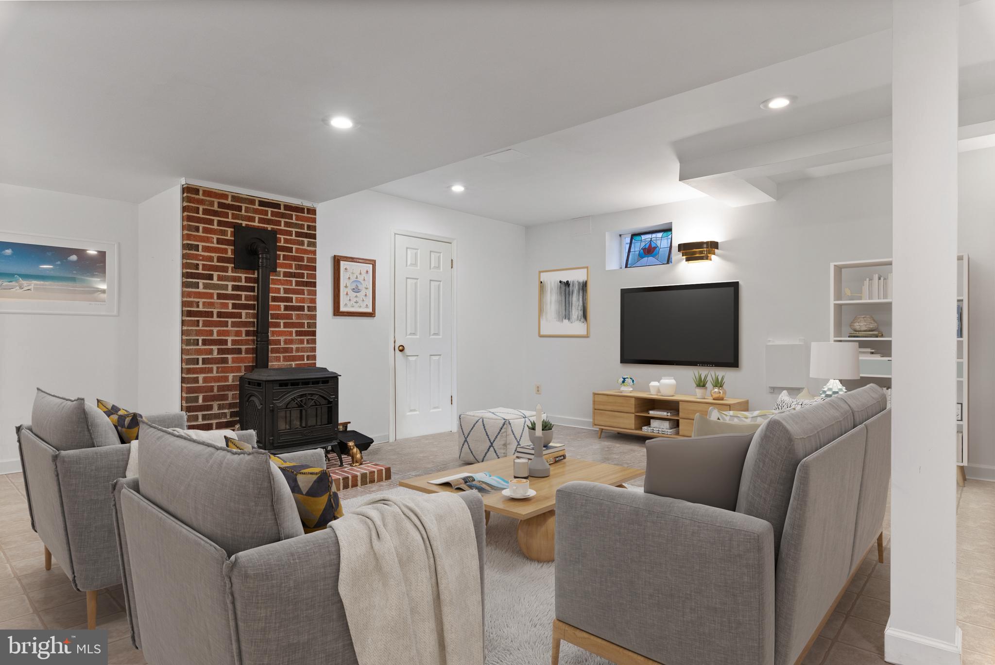 NORTH RIVER FOREST - Residential