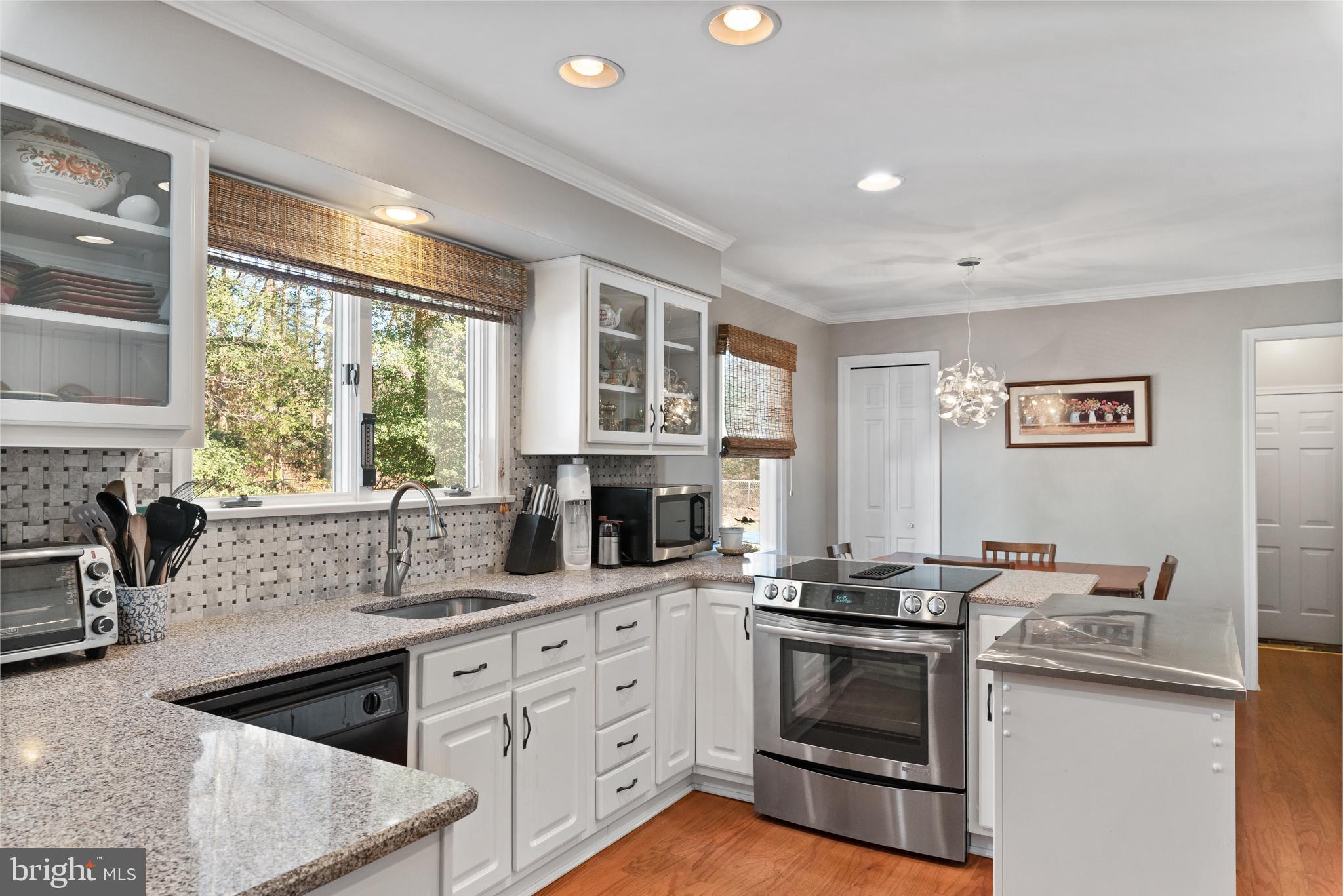 NORTH RIVER FOREST - Residential