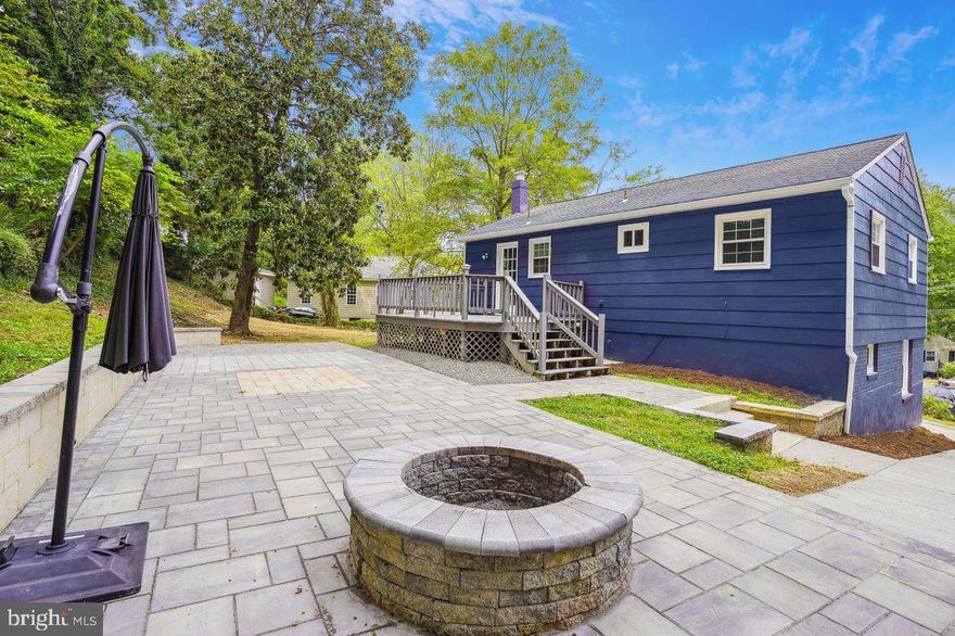 Ready to Move in. A great opportunity with no HOA. Located on a cozy on a Cul-de-sac. 6 Bedrooms and 2 Full Bathrooms. UPGRADES:  Granite kitchen, New Cabinets, New Flooring, FRESHLY PAINTED INSIDE AND OUTSIDE, The Outdoor Space is just perfect for enjoying the evening on the back DECK and PATIO with CUTE FIREPIT.  The oversized driveway, spacious backyard, ample space for outdoor needs. New Tech Wood Deck and MUCH MORE!
Commuter: Less than 2 miles from Woodbridge VRE, less than a mile from Horner Road Commuter Station 2.
Less than 5 minutes to I-95, Route 1, Sentara Hospital, Potomac Mills Mall. AMPLE PARKING SPACE IN NEW DRIVEWAY, 5 Minutes’ walk to R. Dean Kilby Occoquan Elementary School. Bonus Bed L/LB NTC.