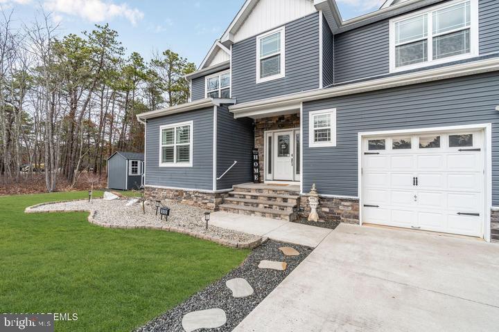 555 EGENOLF PLACE - Photo 2