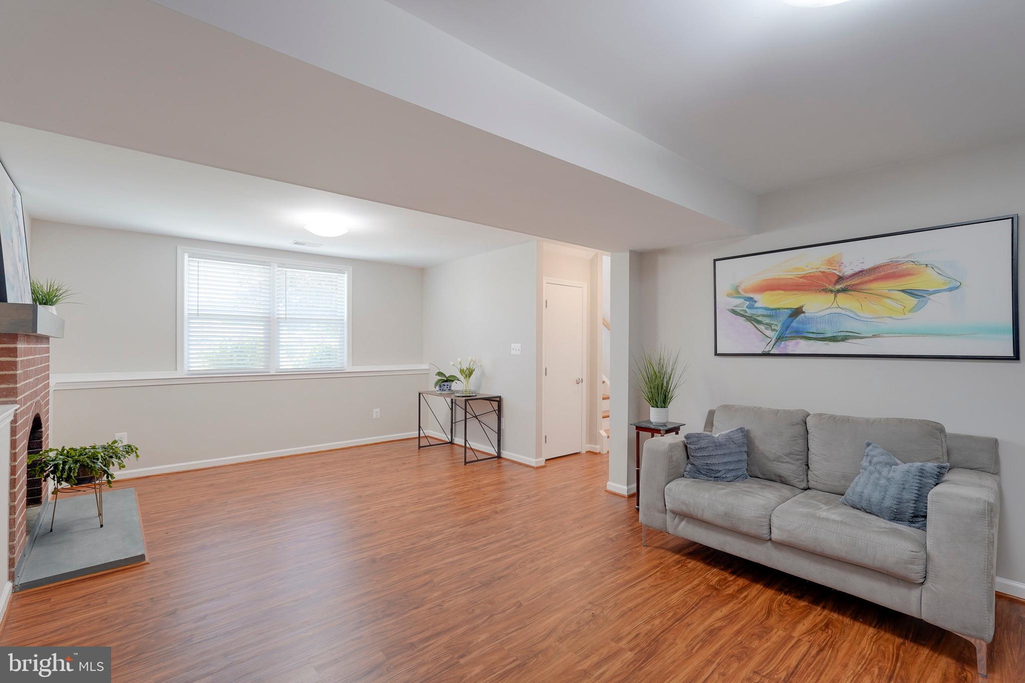 FOX MILL ESTATES - Residential