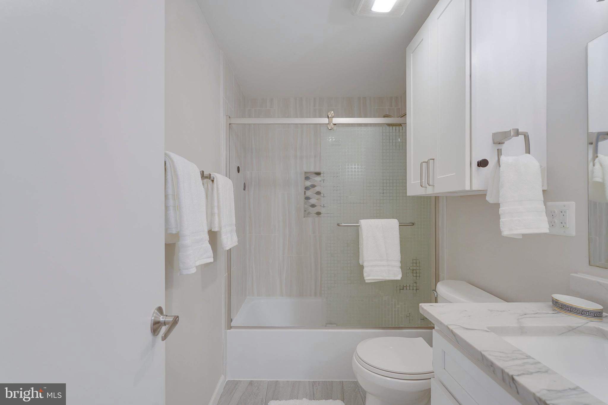 FOX MILL ESTATES - Residential