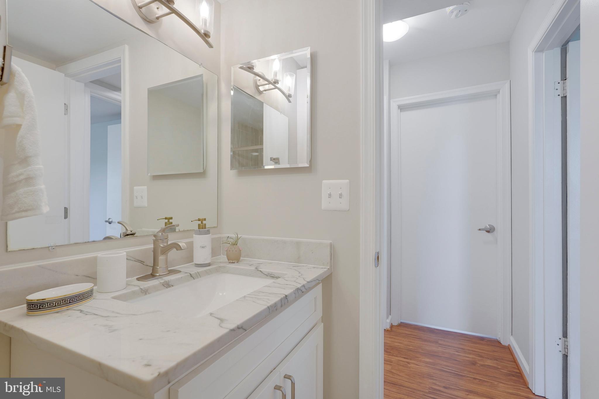 FOX MILL ESTATES - Residential