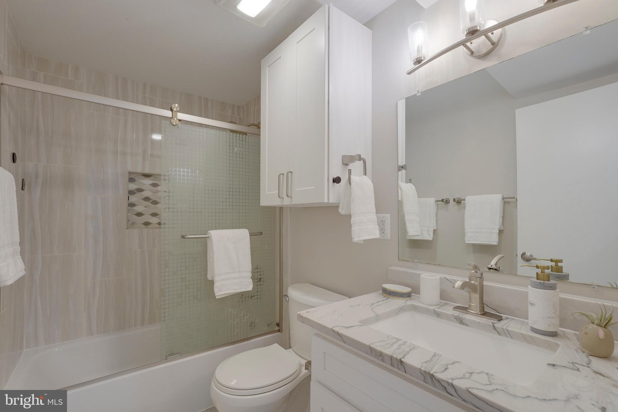 FOX MILL ESTATES - Residential