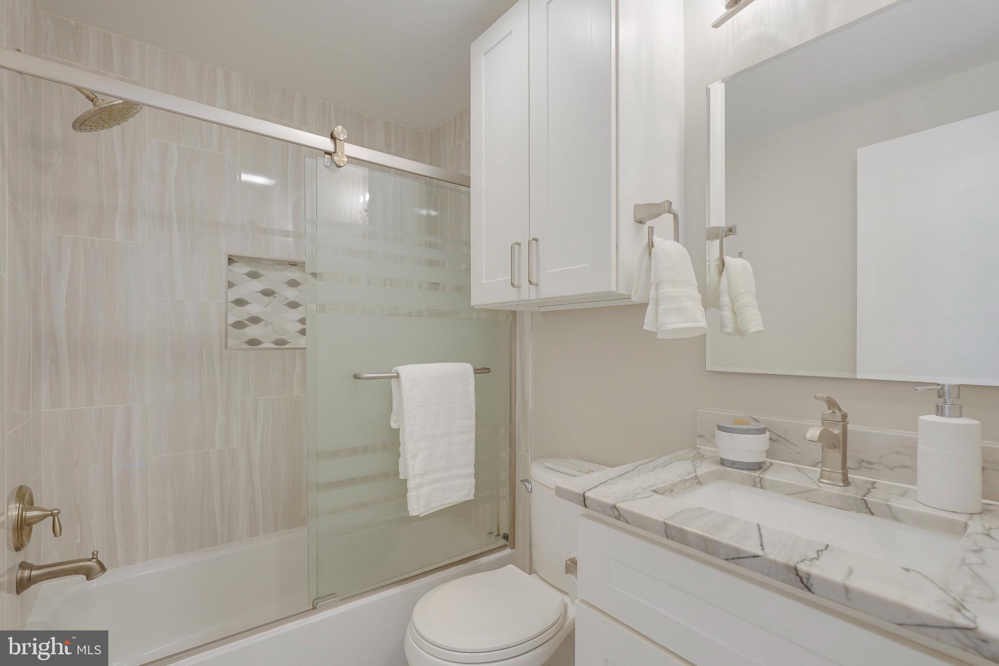 FOX MILL ESTATES - Residential