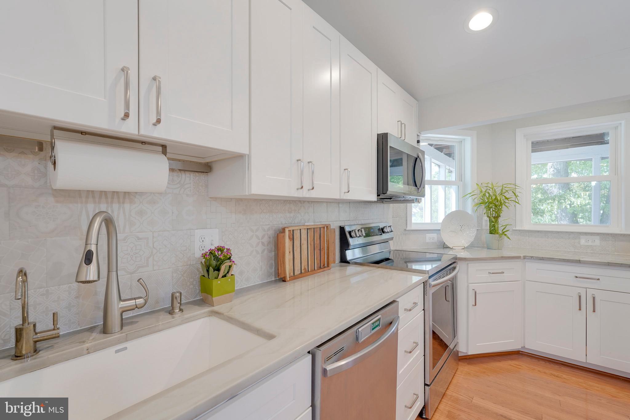 FOX MILL ESTATES - Residential