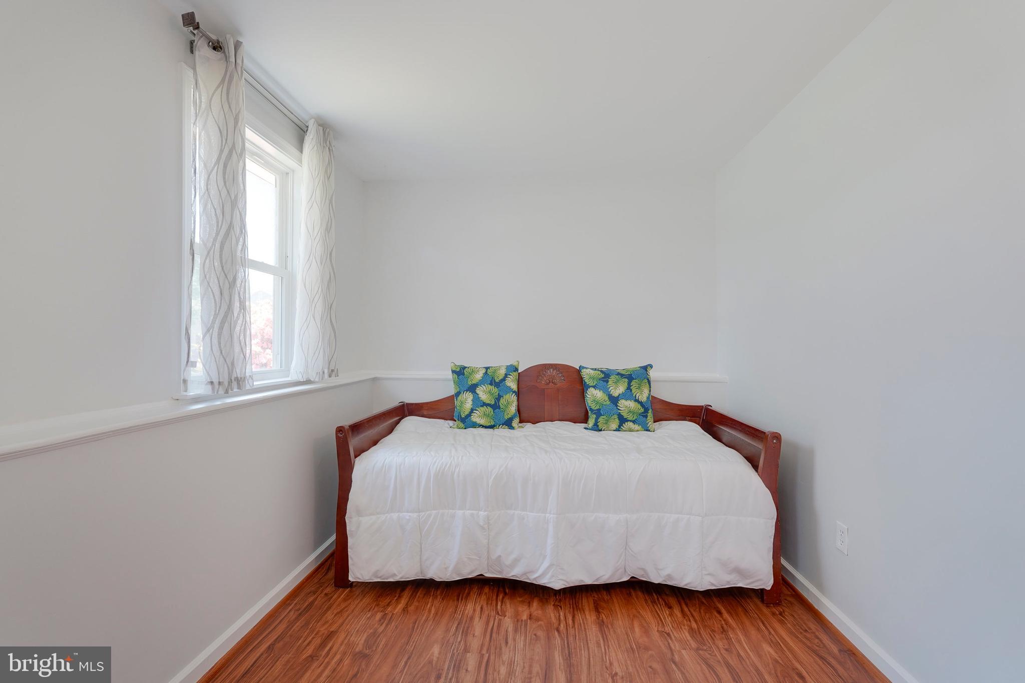 FOX MILL ESTATES - Residential