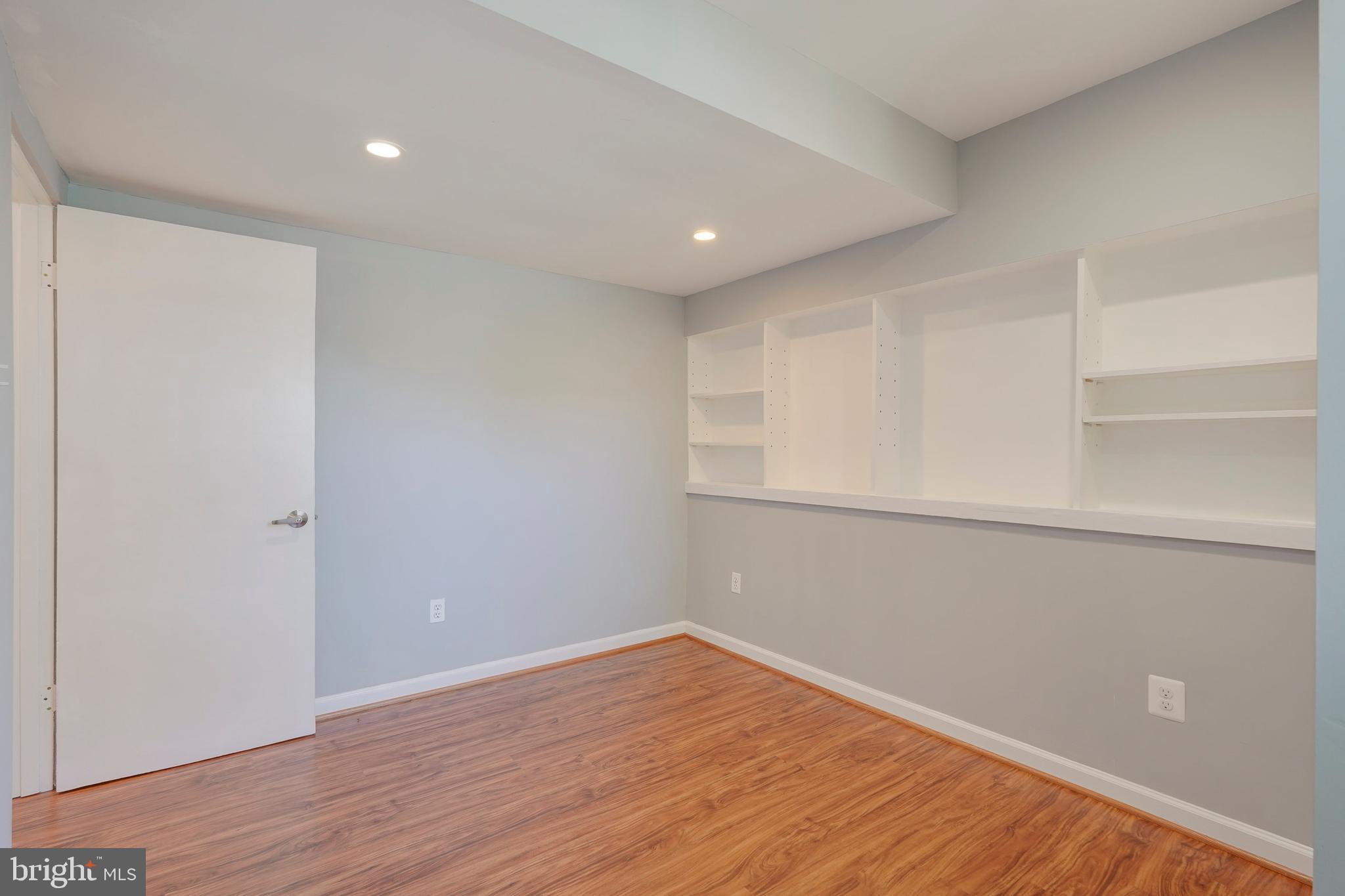 FOX MILL ESTATES - Residential