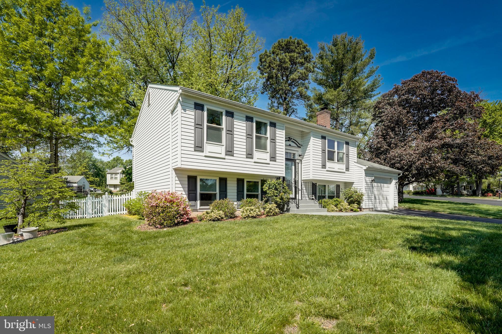 FOX MILL ESTATES - Residential