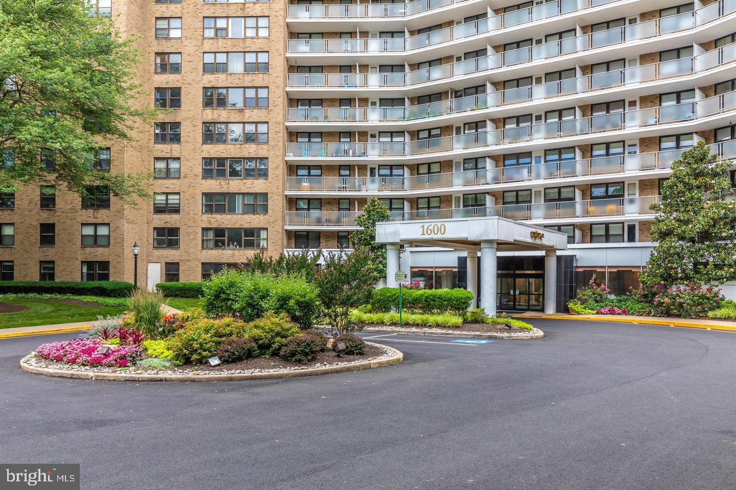 OAK HILL - Residential Lease