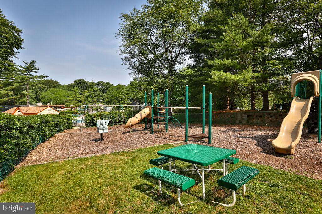 OAK HILL - Residential Lease